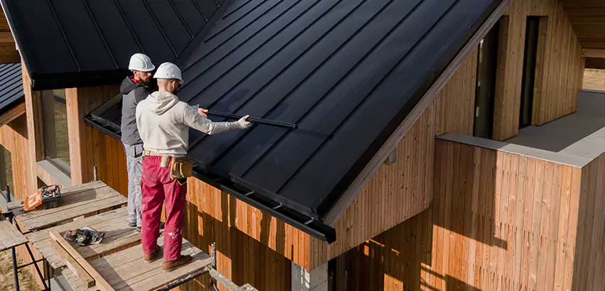 Metal Roof Maintenance in Calumet City