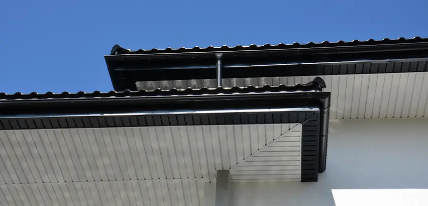 Roof Overhang Repair in Calumet City